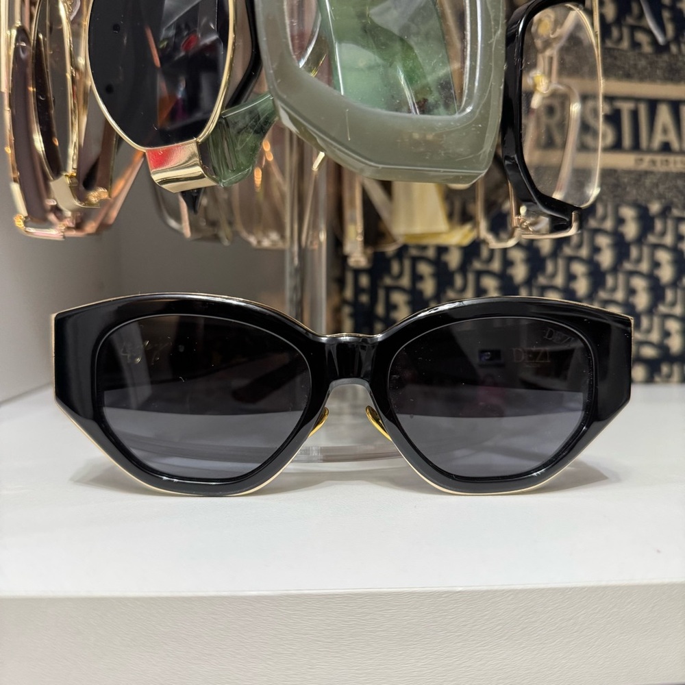 Dezi Charge It Sunglasses